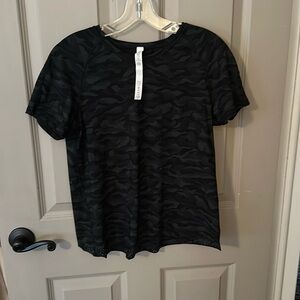 Lululemon quick pace short sleeve